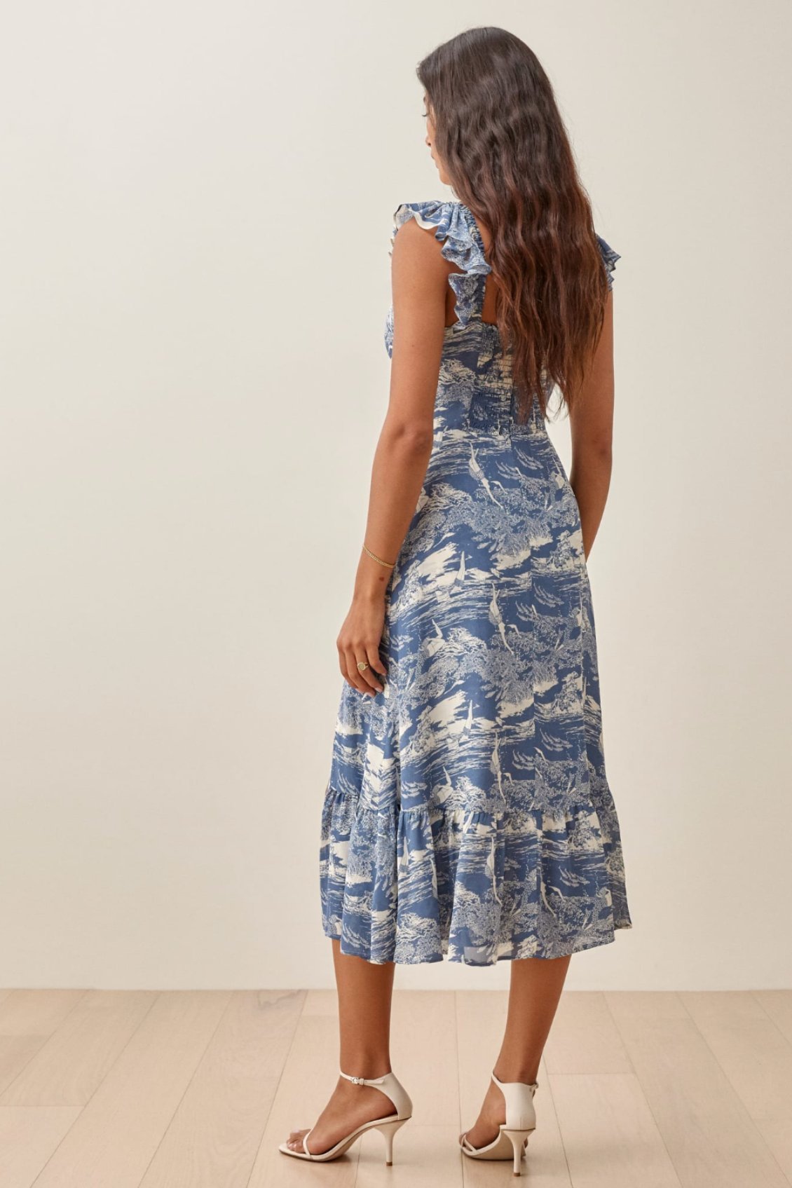 Beautifully Crafted Dress in a Classic Style