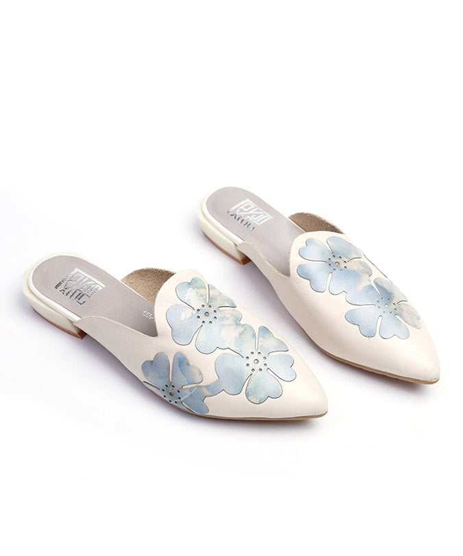 Classic Vintage Sandals with a Flattering Fit
