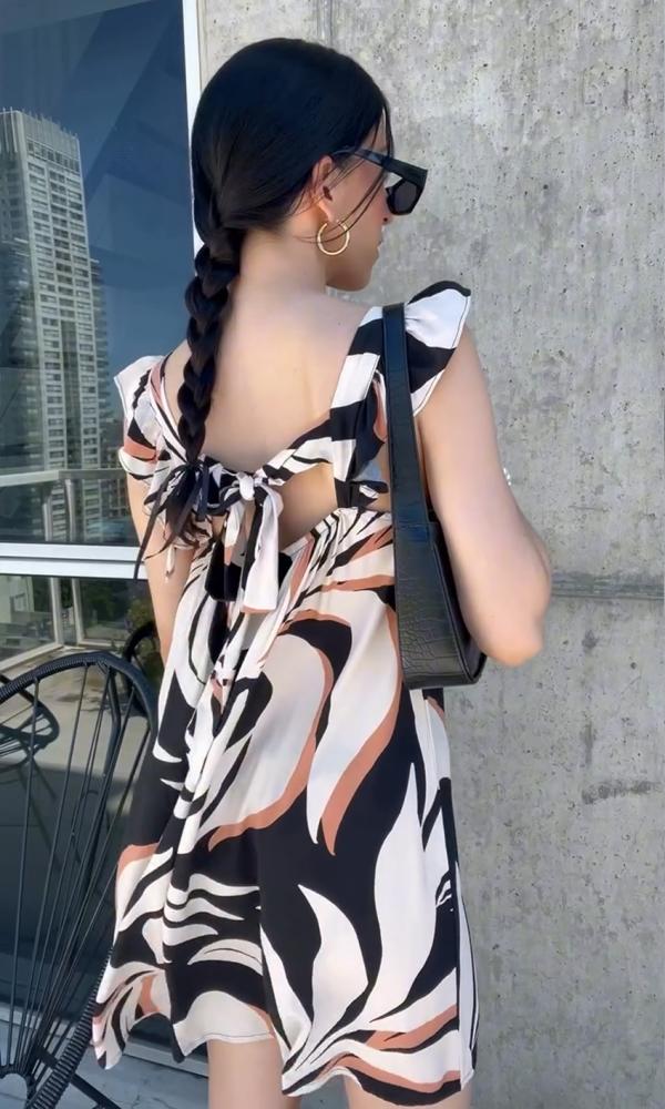 Sophisticated Dress with a Clean Classic Look