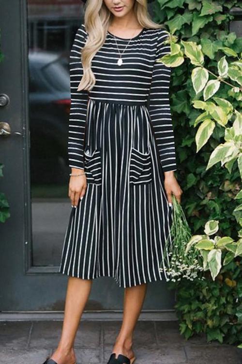 Beautifully Finished Dress in a Timeless Design