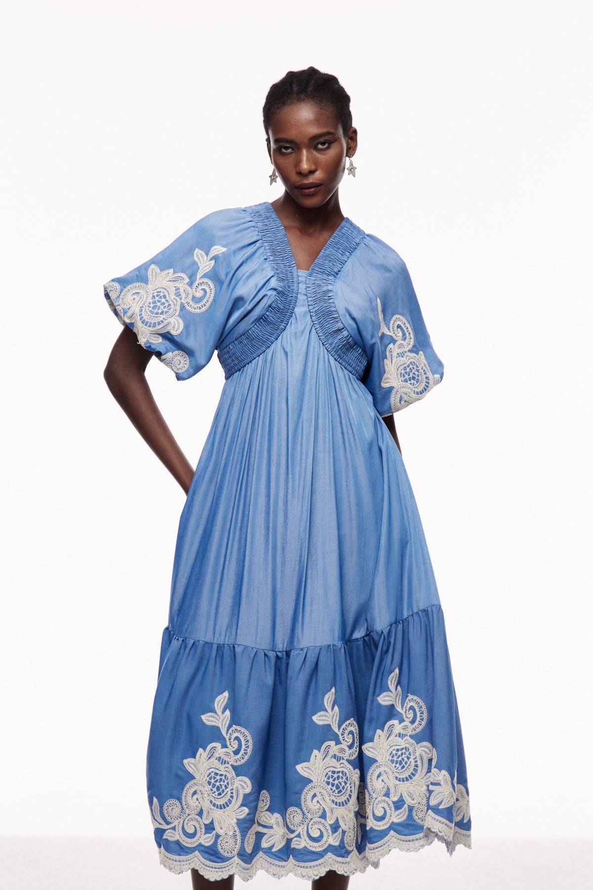 Beautifully Finished Dress in a Timeless Design