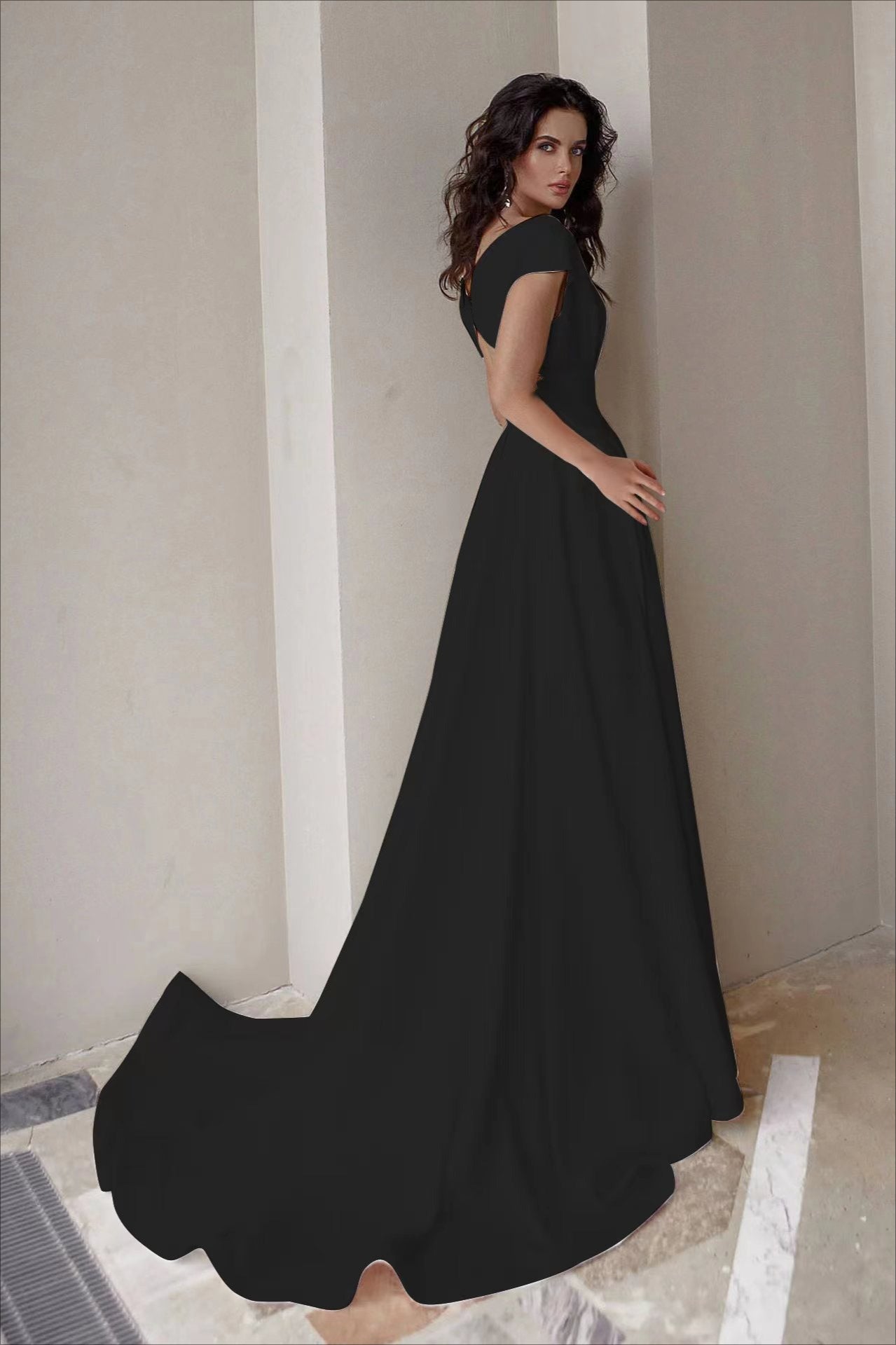 Gracefully Styled Dress for Any Occasion