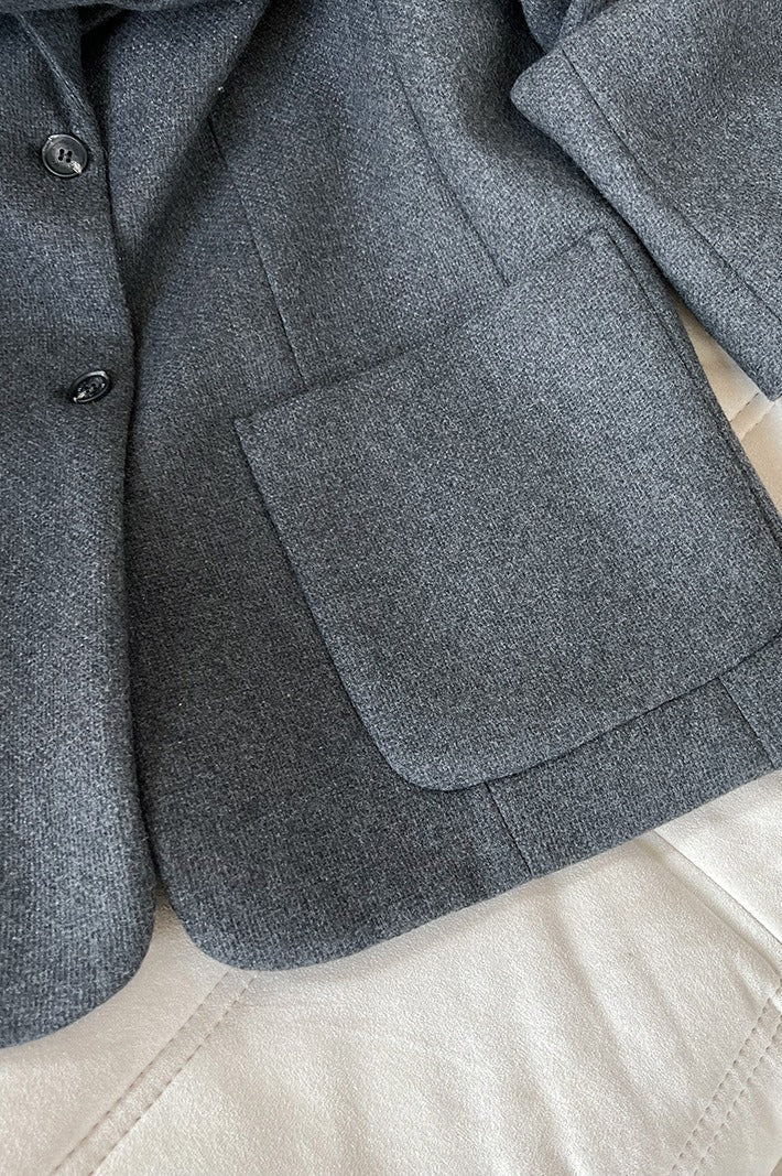 Gracefully Styled Garment for Any Occasion