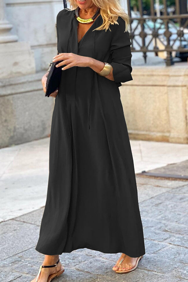 Beautifully Finished Dress in a Timeless Design