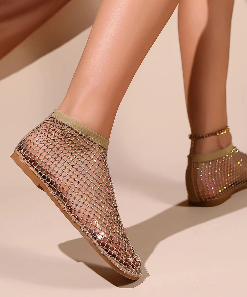 Effortlessly Elegant Sandals with a Timeless Design