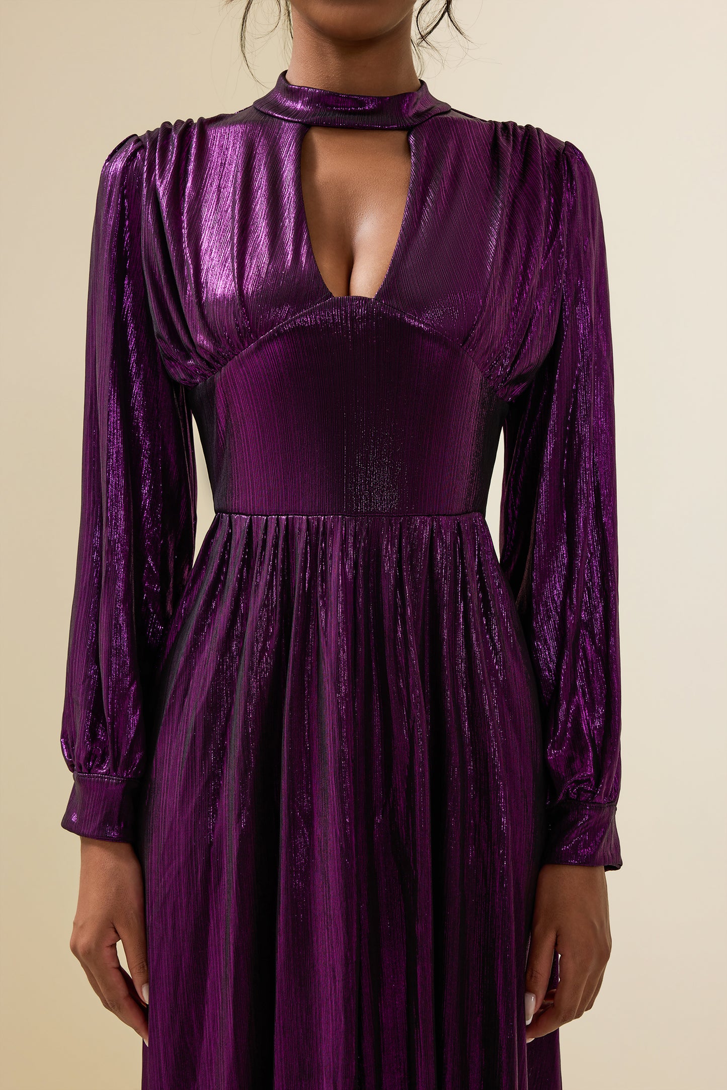 Beautifully Finished Dress in a Timeless Design