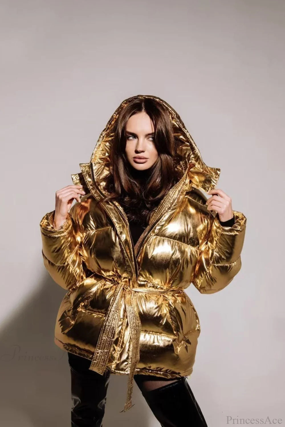 Effortlessly Elegant Coat with a Timeless Design