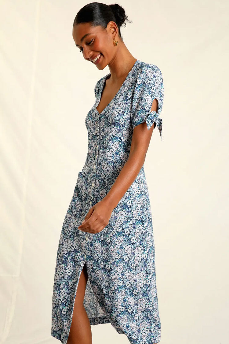Classic Vintage Dress with a Flattering Fit