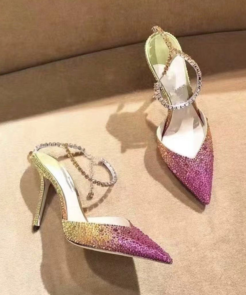 Well Tailored Sandals with a Graceful Silhouette