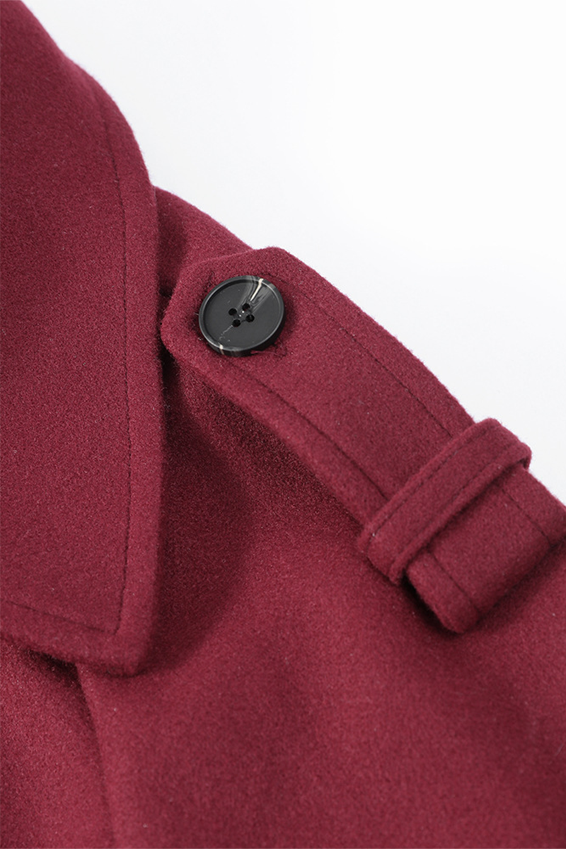 Sophisticated Garment with a Clean Classic Look