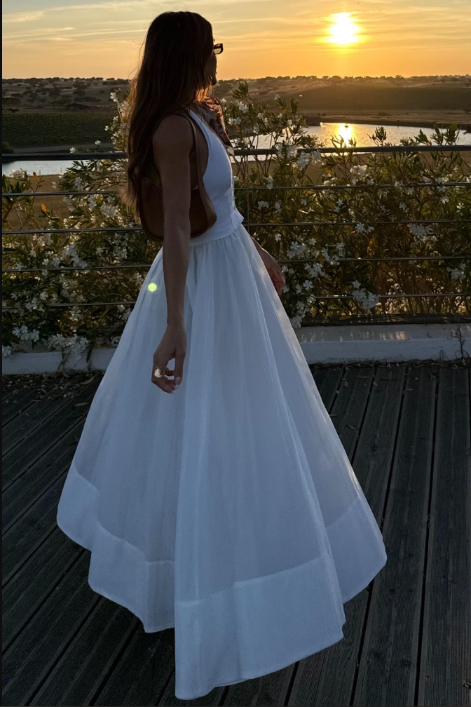 Well Tailored Dress with a Graceful Silhouette