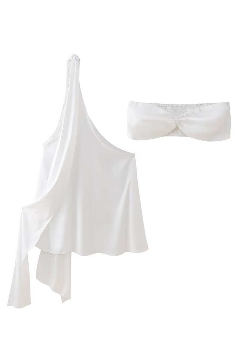 Effortlessly Elegant Garment with a Timeless Design