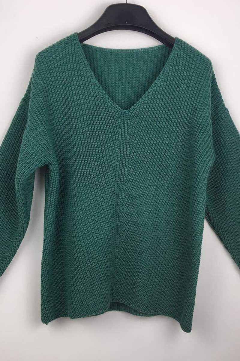 Classic Vintage Sweater with a Flattering Fit