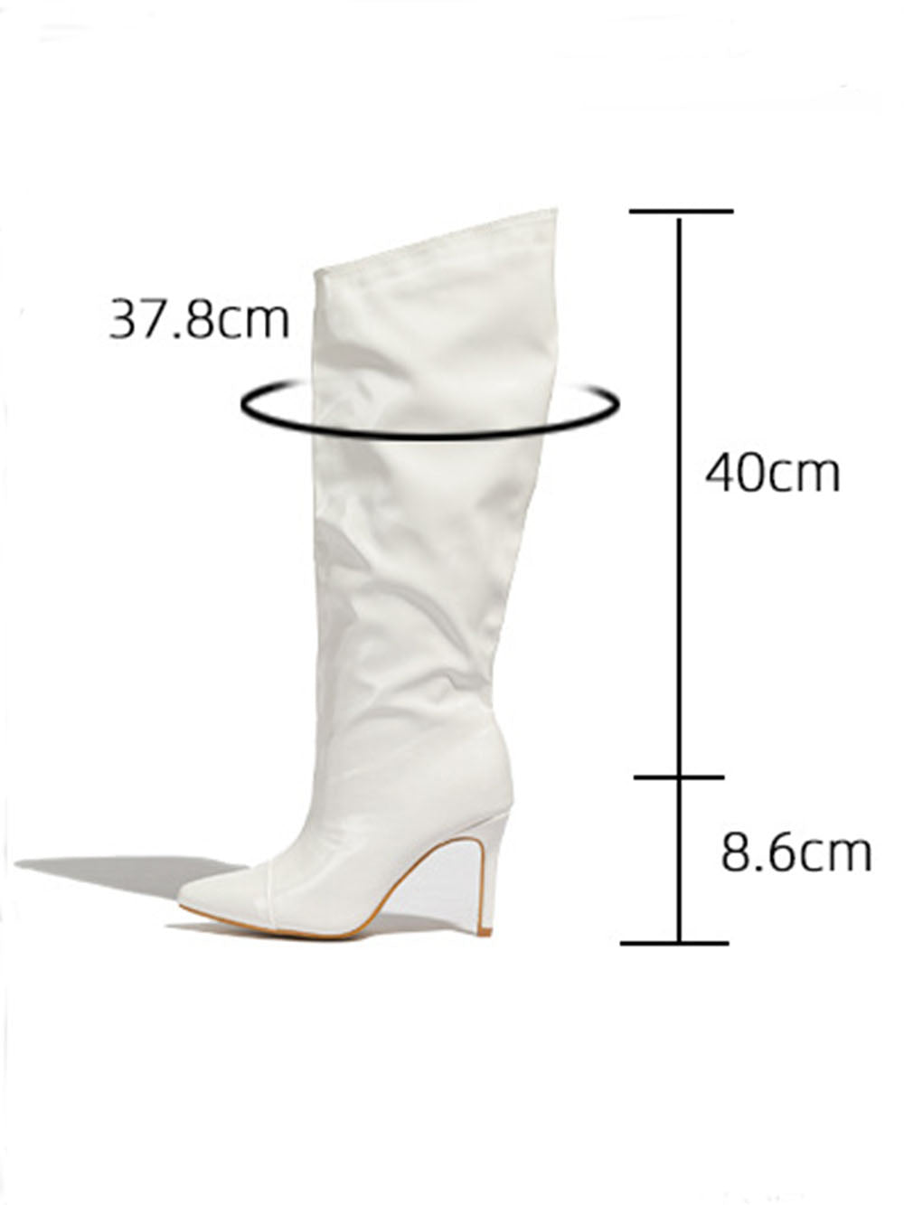 Effortlessly Elegant Boots with a Timeless Design