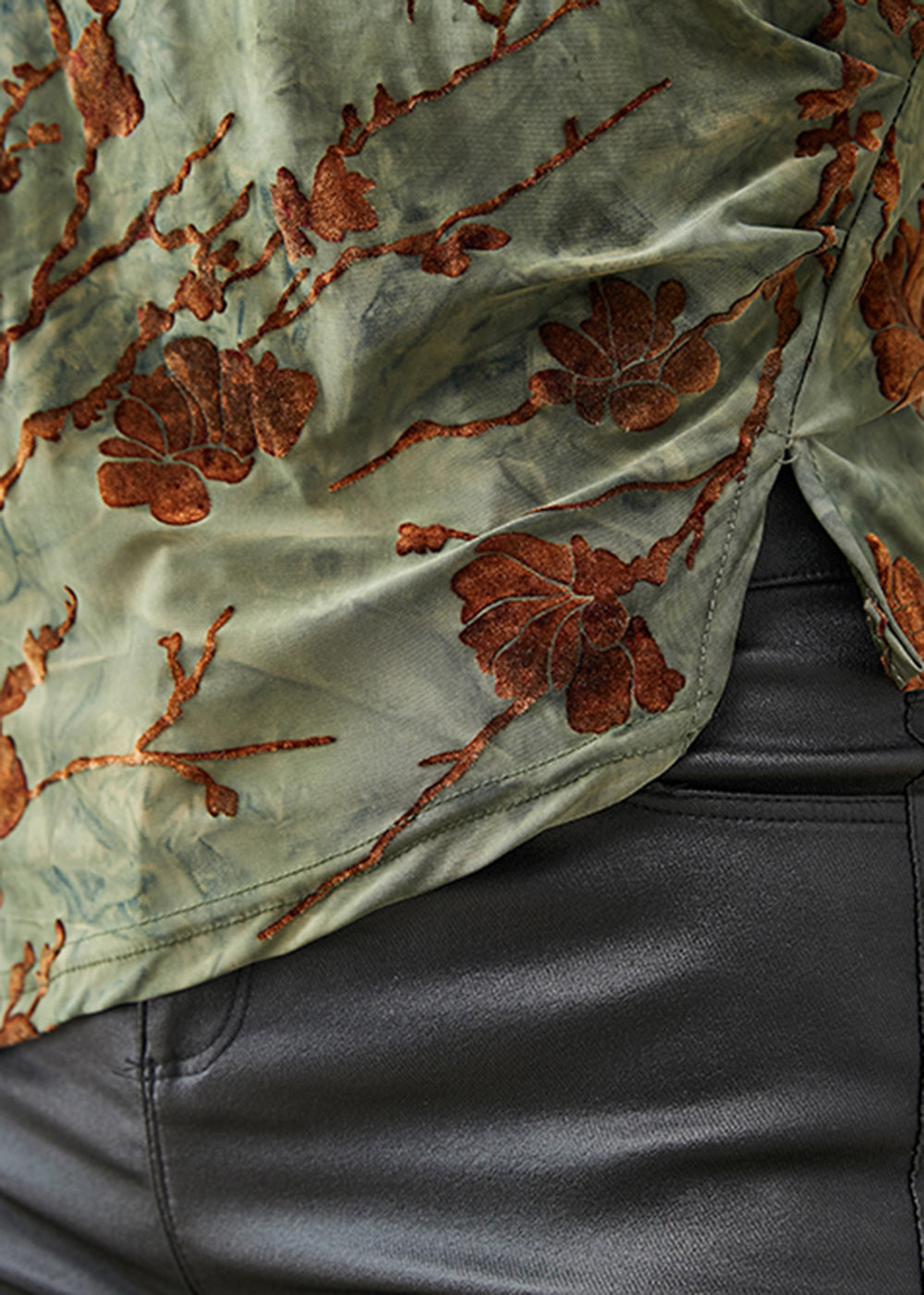 Elegantly Styled Blouse for Everyday Wear
