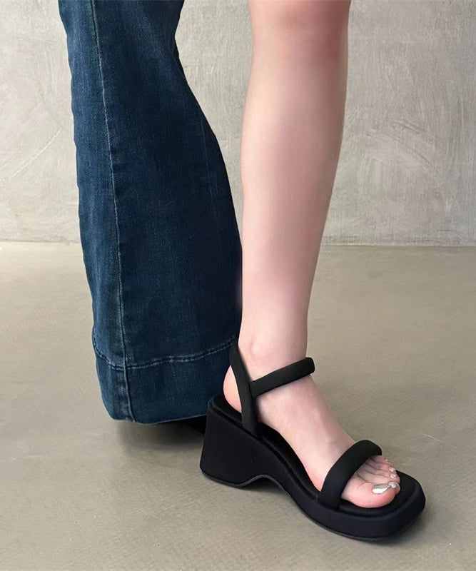 Polished Sandals with an Effortless Classic Look