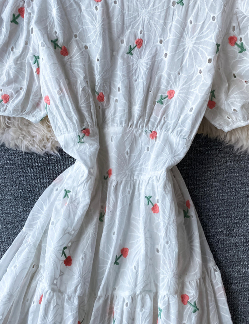 Beautifully Finished Dress in a Timeless Design