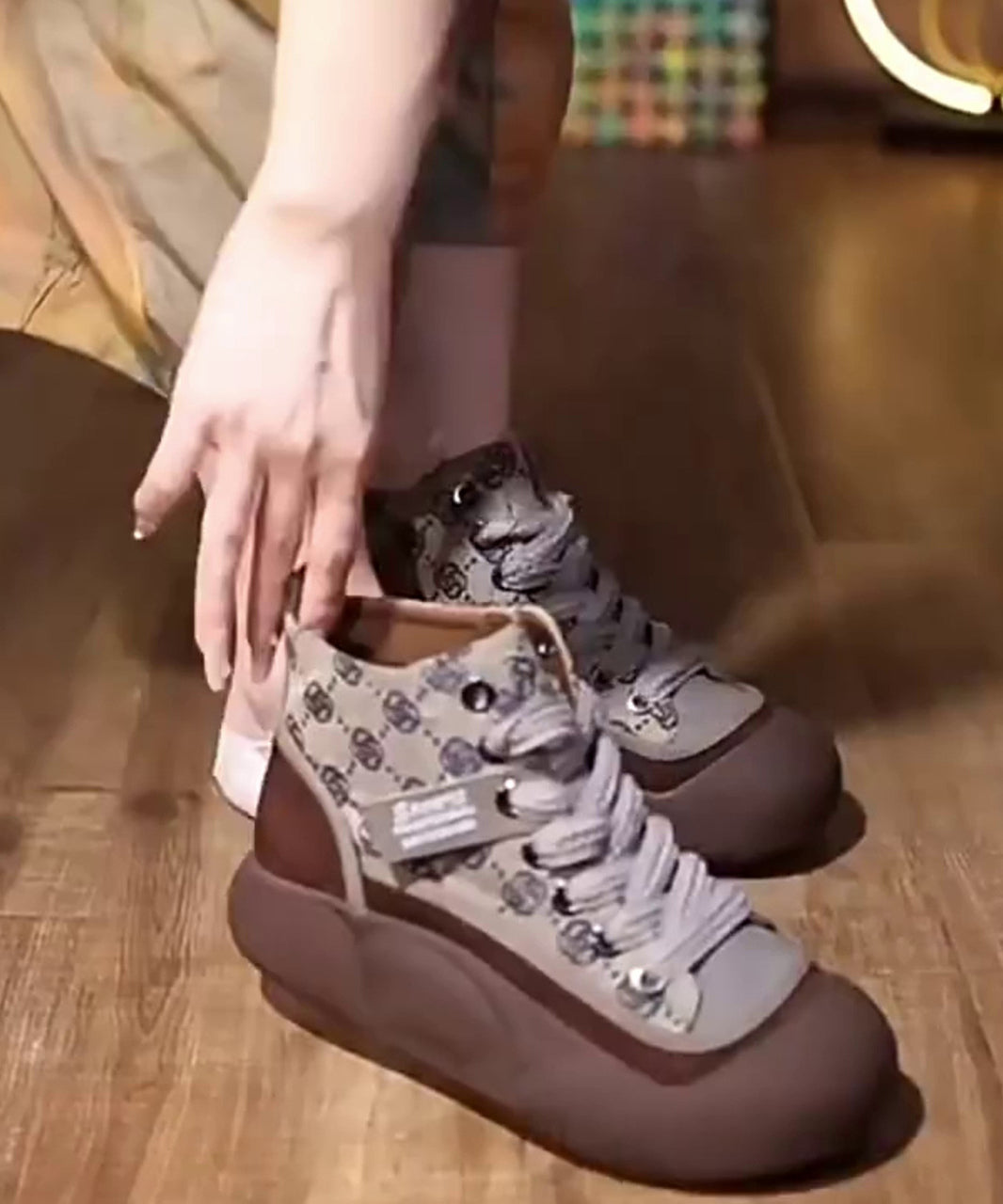 Well Tailored Shoes with a Graceful Silhouette