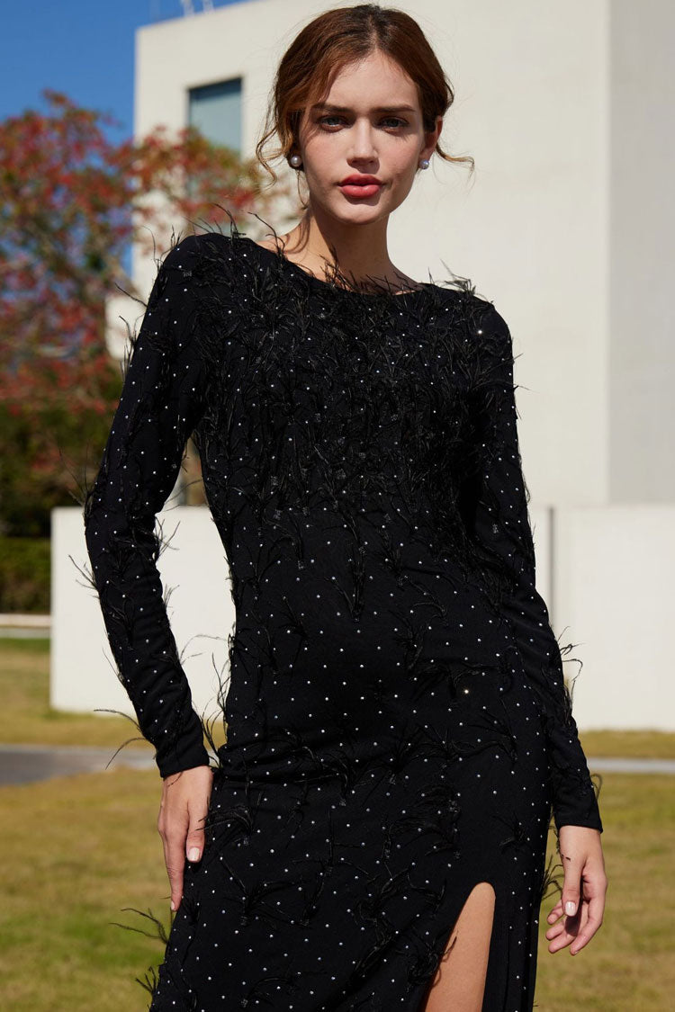 Beautifully Finished Dress in a Timeless Design