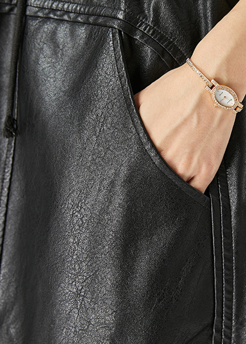Well Tailored Garment with a Graceful Silhouette