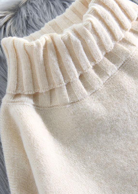 Effortlessly Elegant Sweater with a Timeless Design