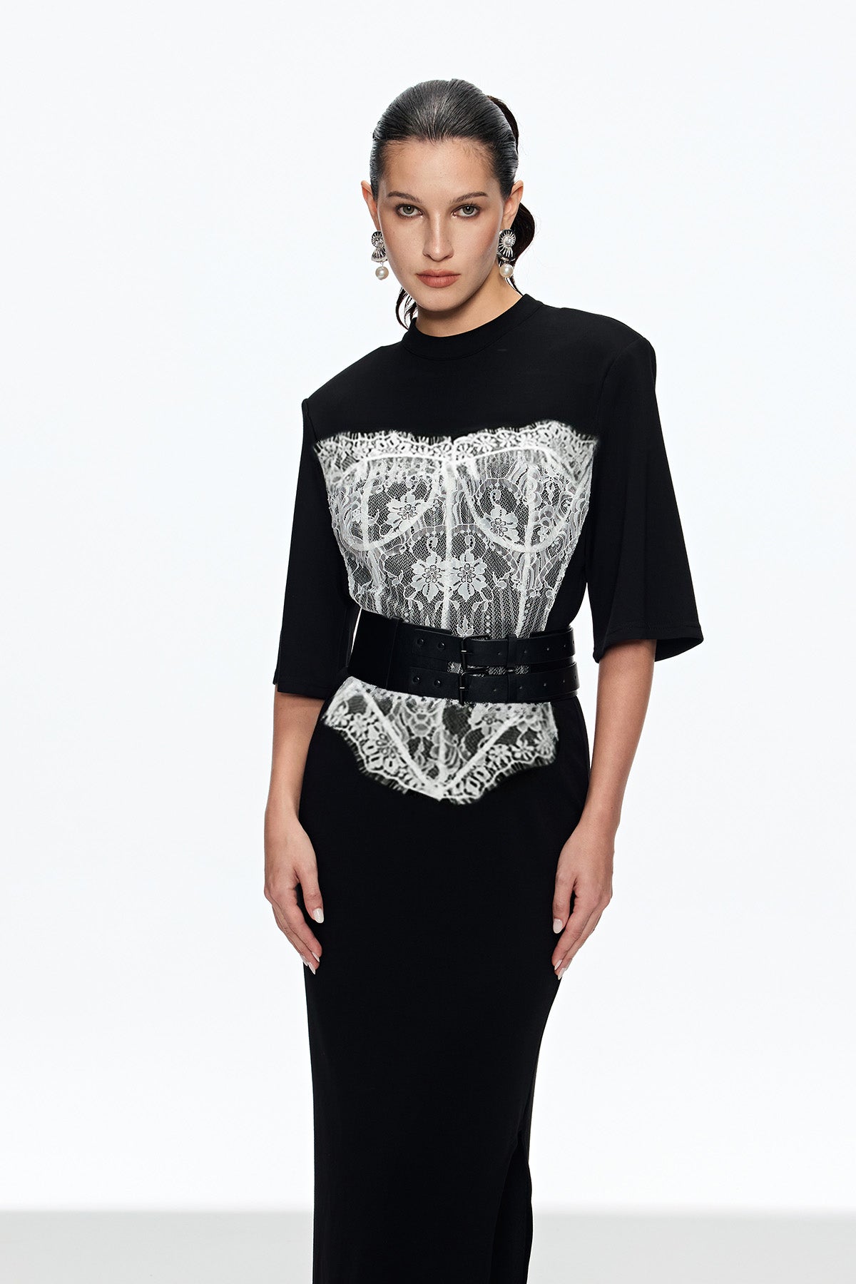 Beautifully Finished Dress in a Timeless Design