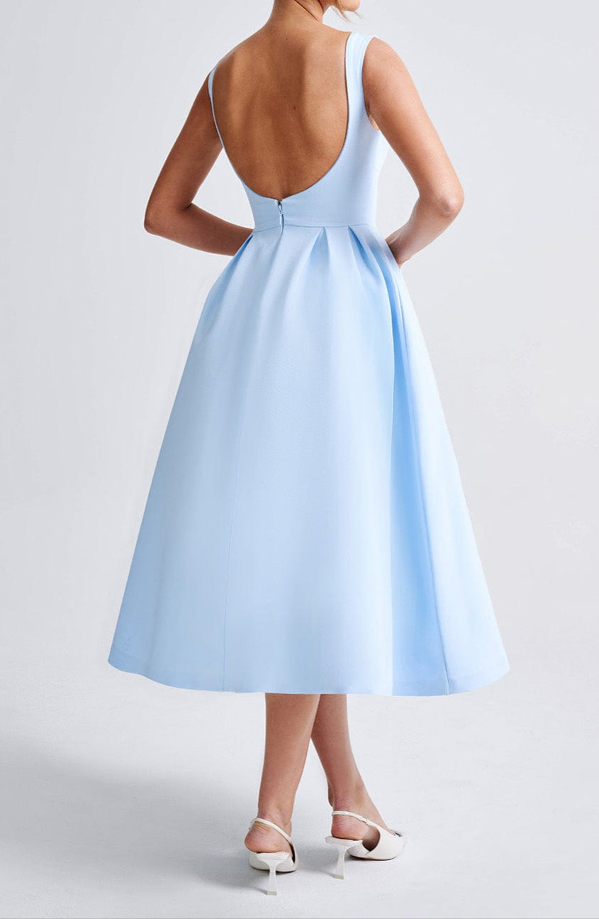 Effortlessly Elegant Dress with a Timeless Design