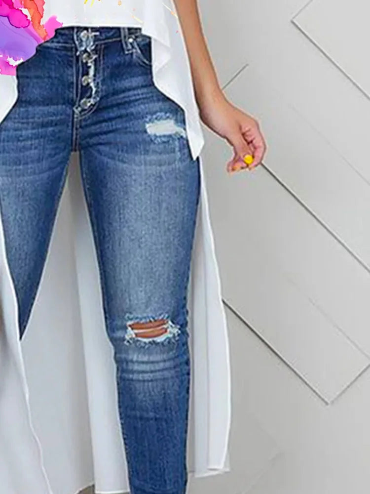 Classic Vintage Blouse with a Flattering Fit
