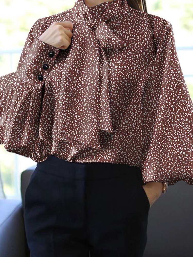 Effortlessly Elegant Blouse with a Timeless Design