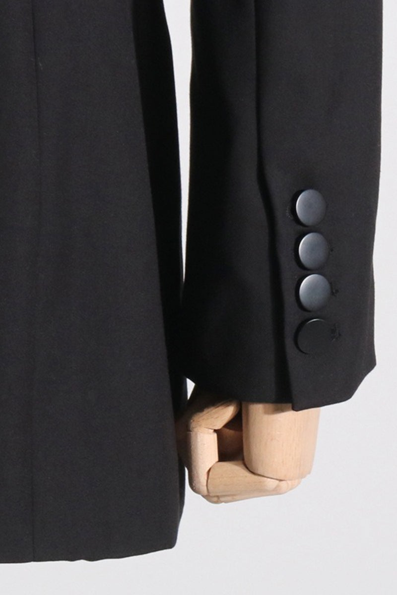Effortlessly Elegant Garment with a Timeless Design
