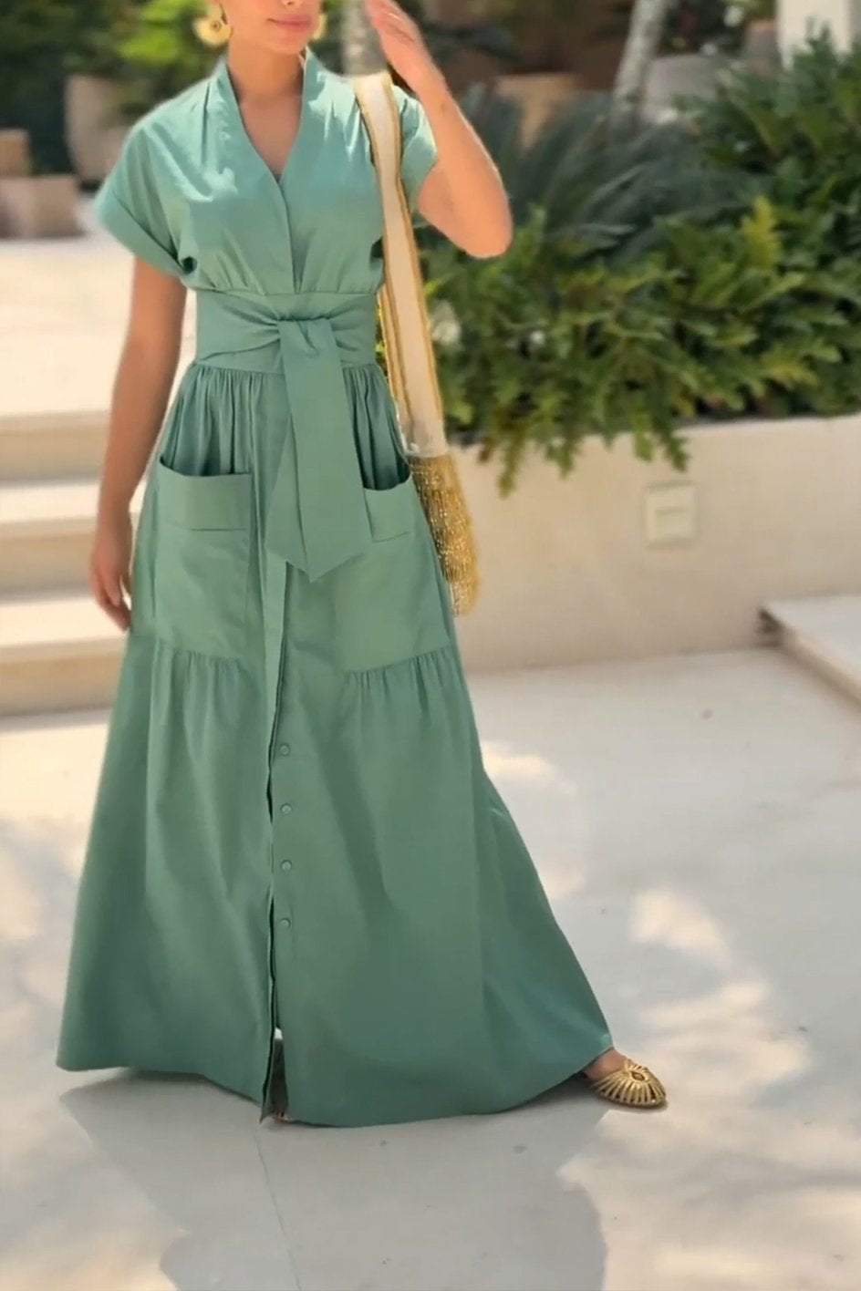 Classic Vintage Dress with a Flattering Fit