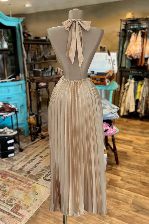 A Vintage Style Dress with Delicate Timeless Details