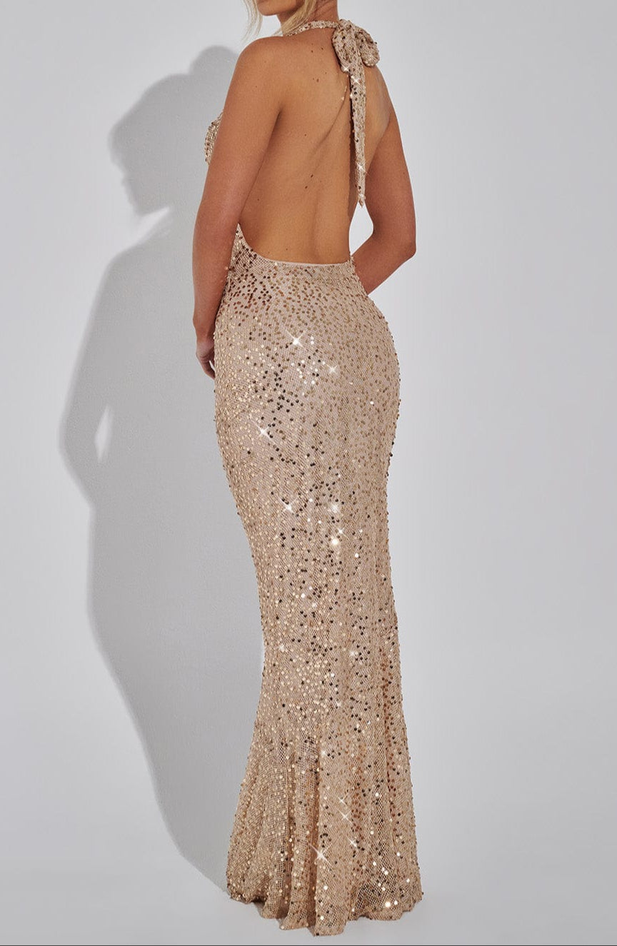 Gracefully Styled Dress for Any Occasion