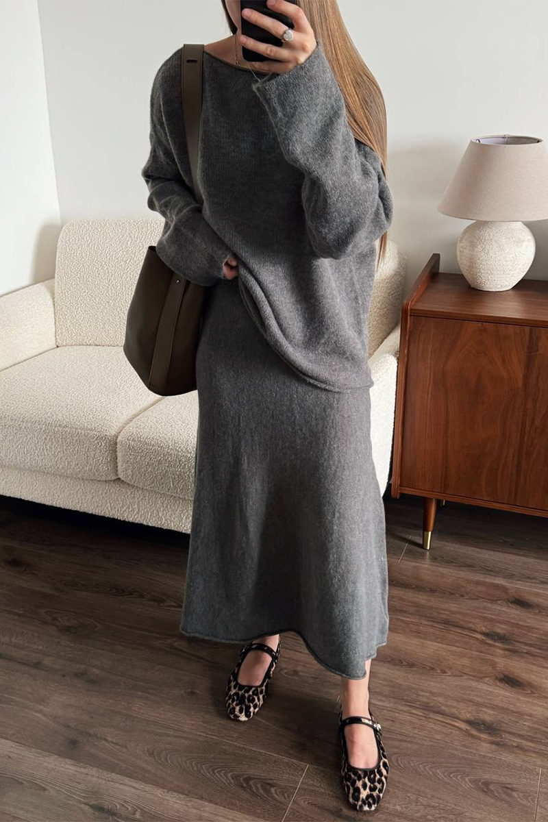 Well Tailored Garment with a Graceful Silhouette