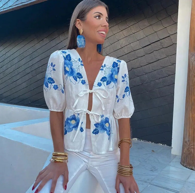 Beautifully Finished Top in a Timeless Design