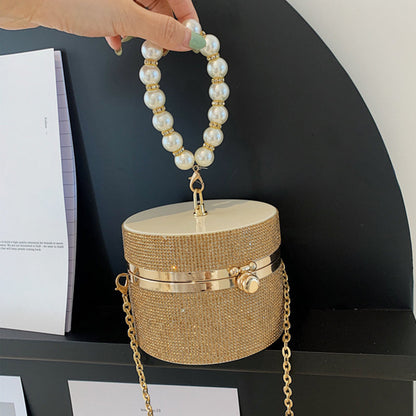 Well Tailored Bag with a Graceful Silhouette