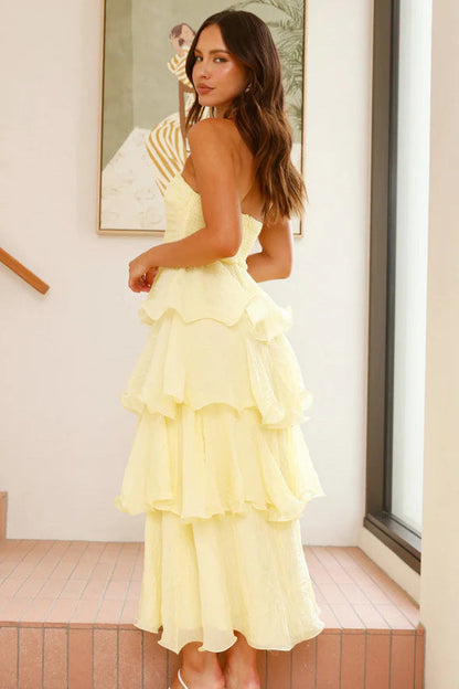 Effortlessly Elegant Dress with a Timeless Design