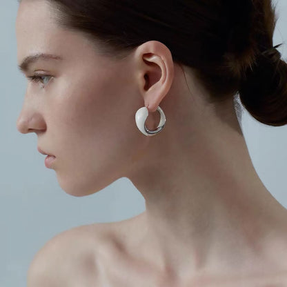 Effortlessly Elegant Garment with a Timeless Design