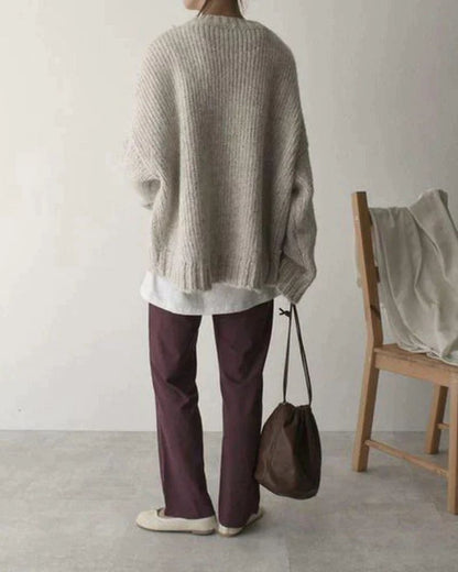 Well Tailored Sweater with a Graceful Silhouette