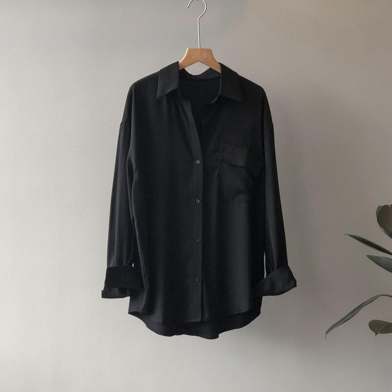 Classic Vintage Shirt with a Flattering Fit