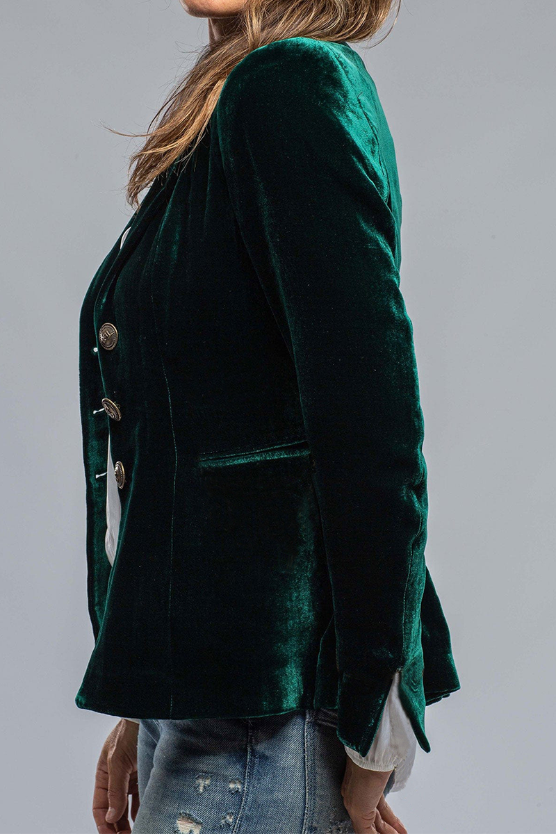 Classic Vintage & Enduringly Stylish Garment