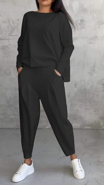 Effortlessly Elegant Garment with a Timeless Design