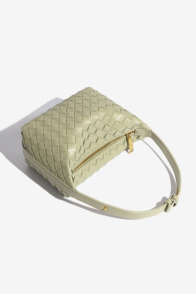 Well Tailored Bag with a Graceful Silhouette