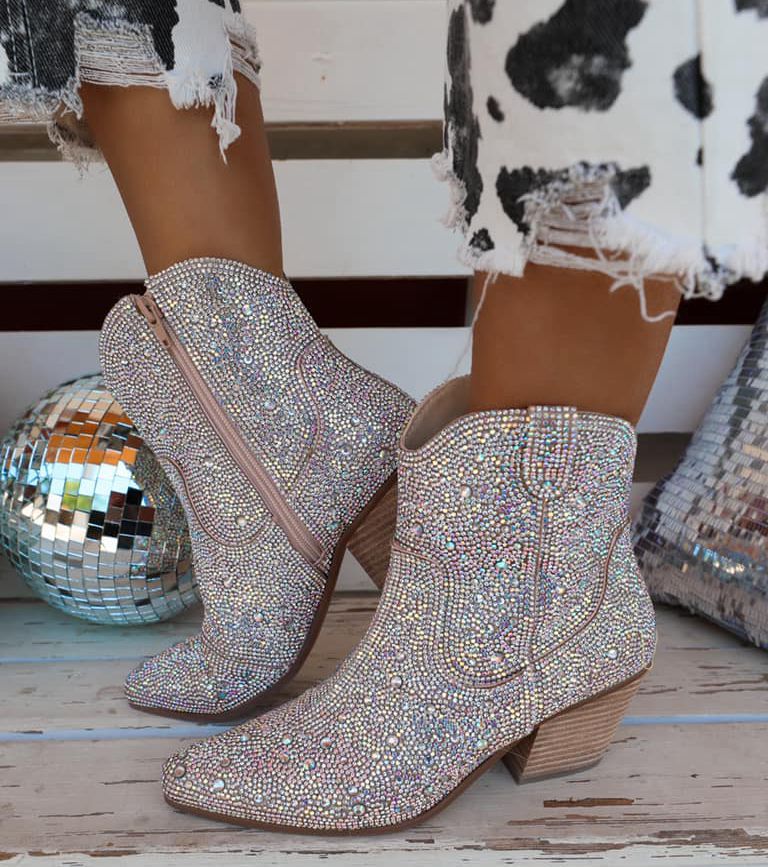 Gracefully Styled Boots for Any Occasion