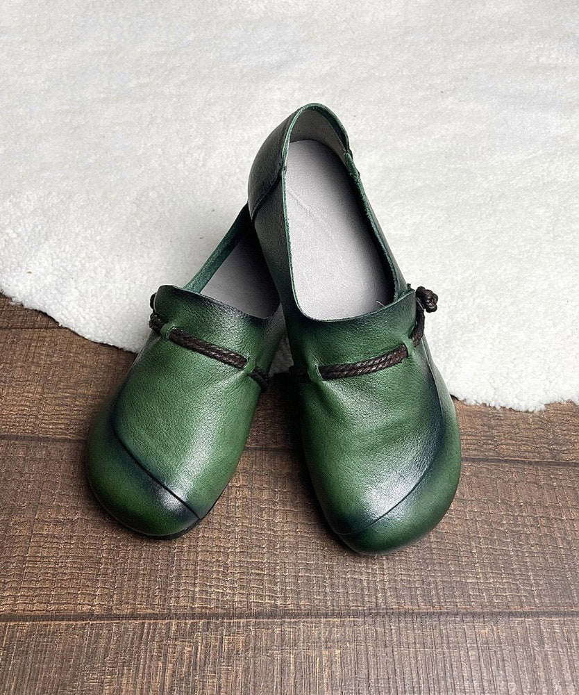 Well Tailored Shoes with a Graceful Silhouette