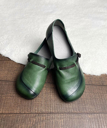 Well Tailored Shoes with a Graceful Silhouette