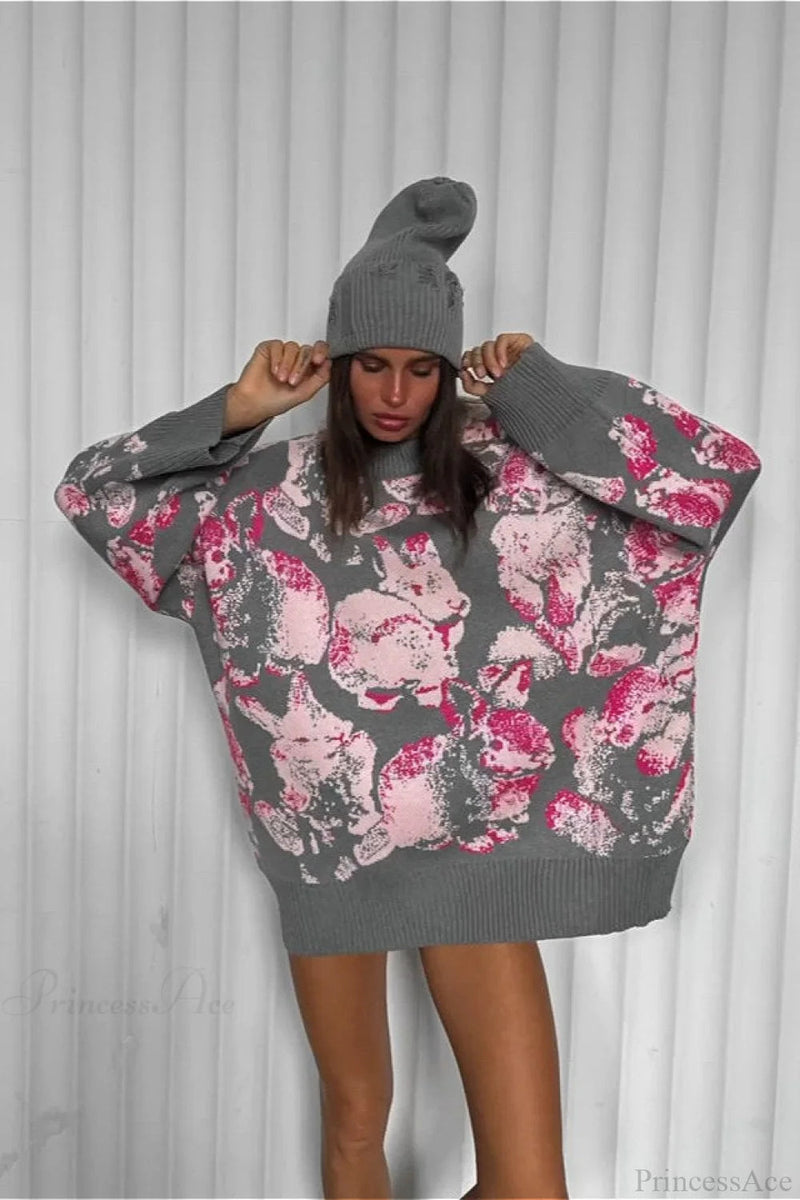Well Tailored Sweater with a Graceful Silhouette