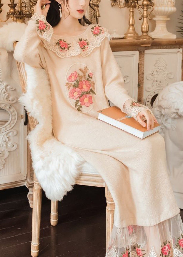 Well Tailored Sweater with a Graceful Silhouette