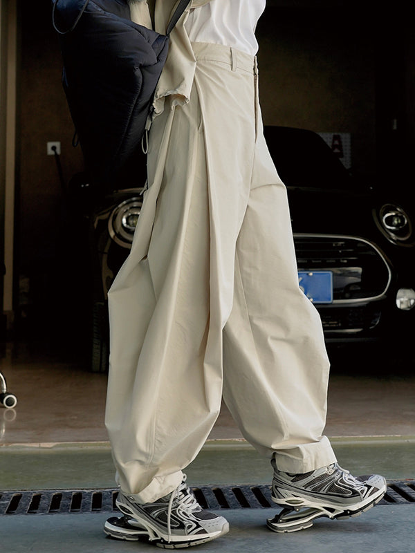 Well Tailored Pants with a Graceful Silhouette
