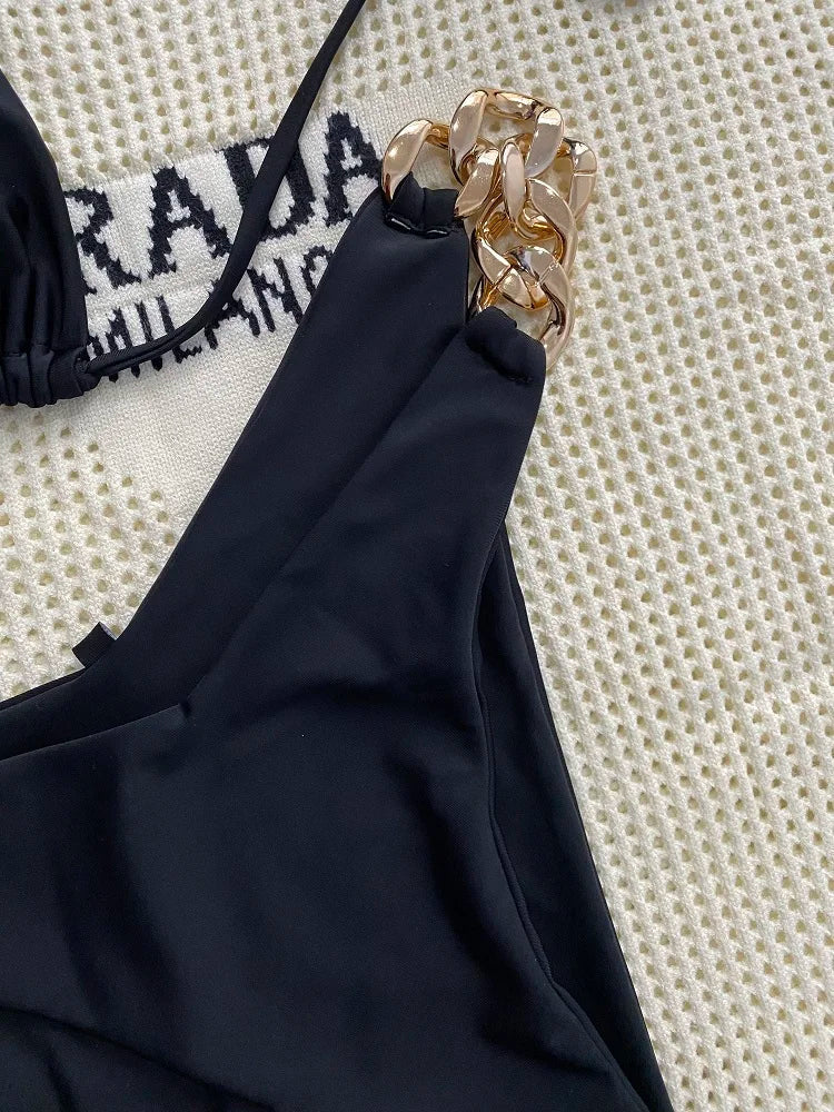 Well Tailored Swimsuit with a Graceful Silhouette